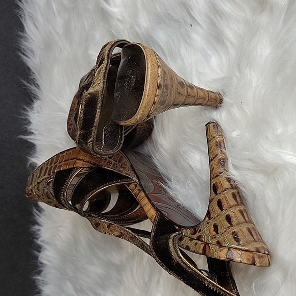 COUTOUR DONALD PLINER Crocodile/Suede Leather Heels Size 8 - Picture 6 of 10